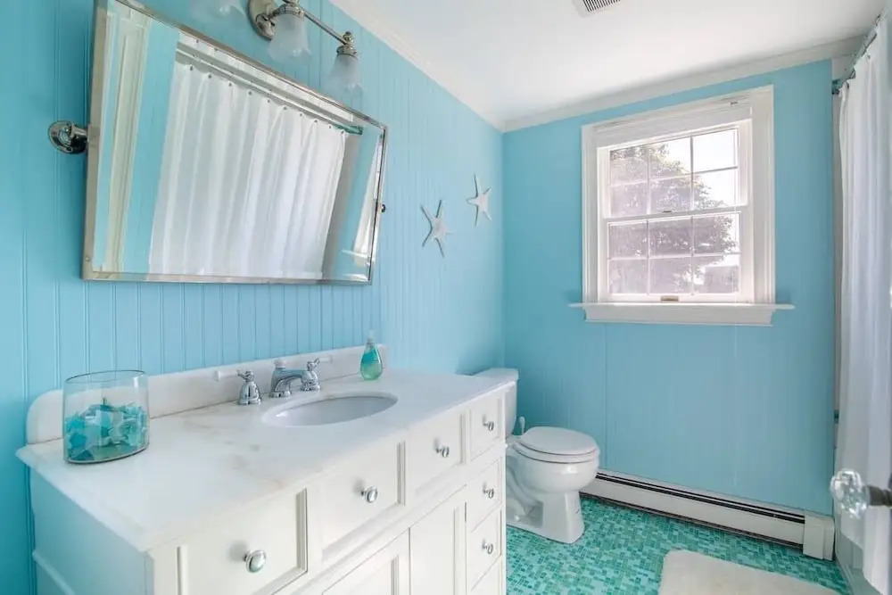 Immaculate Waterfront Beach House 5 Bedroom Home by RedAwning