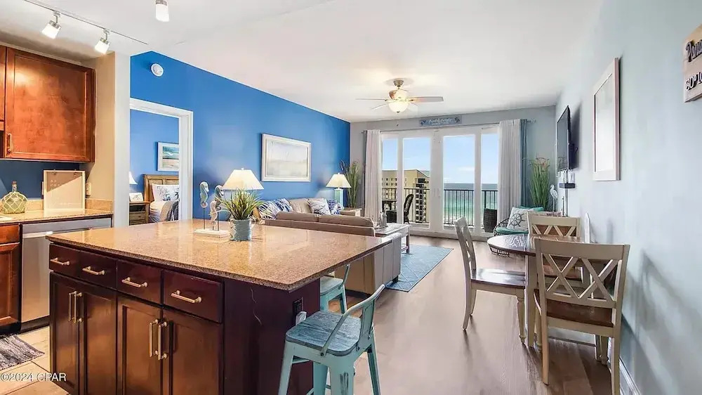 Laketown Wharf 927