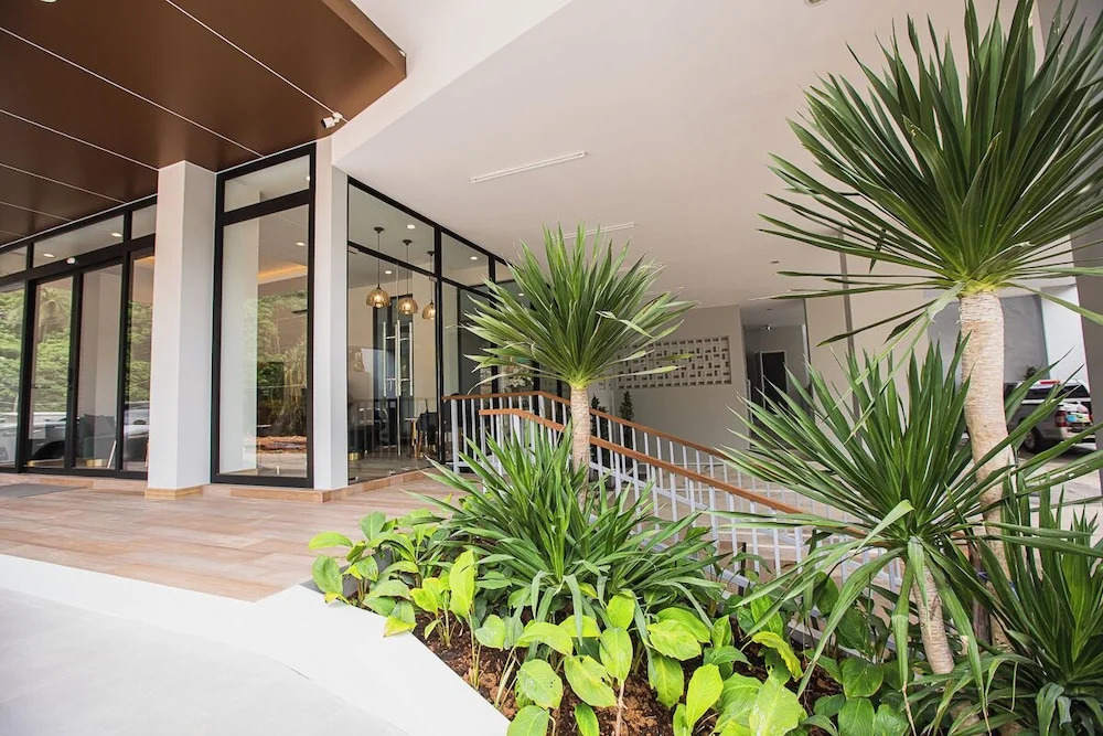 Palmetto Park Residence