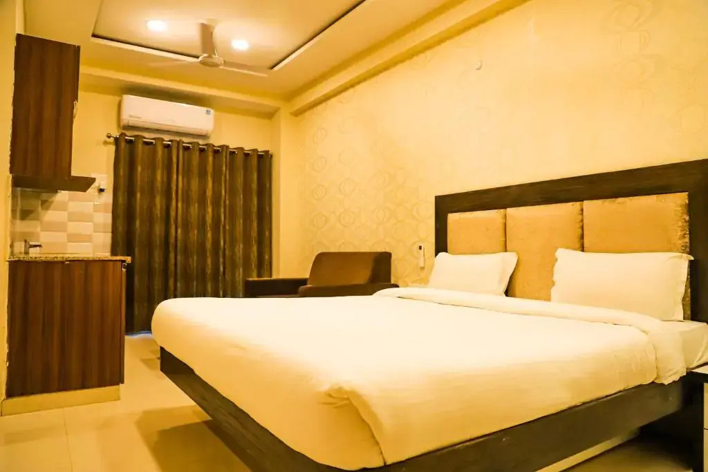 Hotel Shri Radha Nikunj - Opposite Prem Mandir