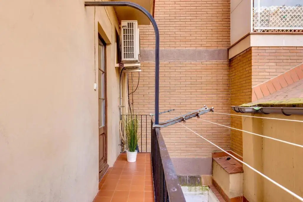Renovated & Classic 3-Bedroom Sagrada Familia Apt.