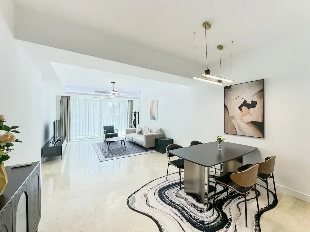 Tyms 3BR 2BA Apt West NanjingRD Line2 14