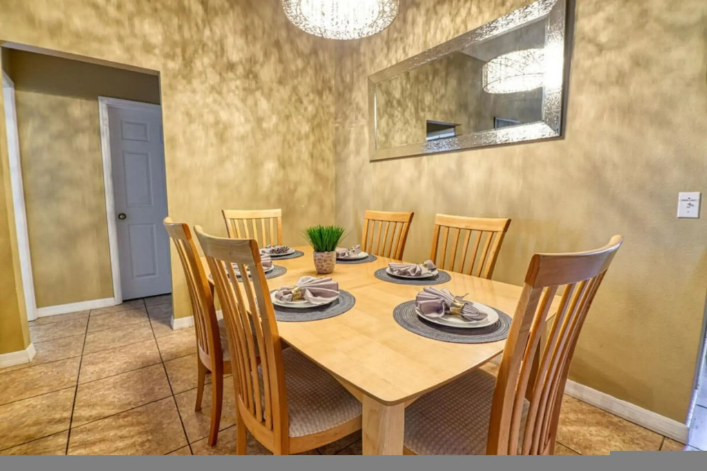 9 Miles to Disney - Family Friendly - Private Pool