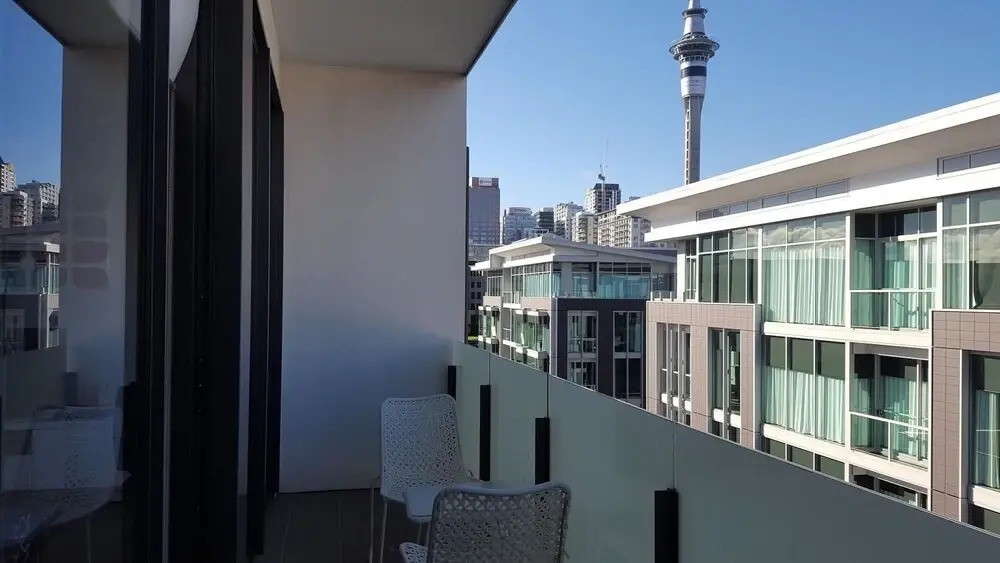 QV Spacious One Bedroom Apt - 369