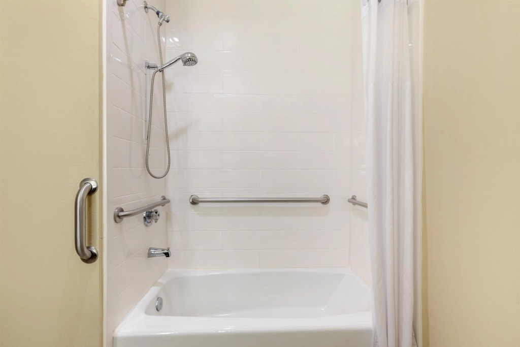 Best Western Plus Monica Royale Inn & Suites