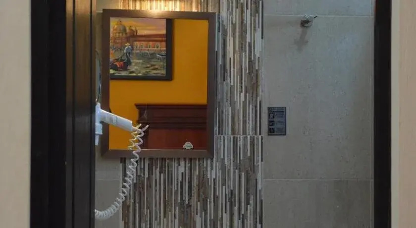 Terracota Corner Rooms