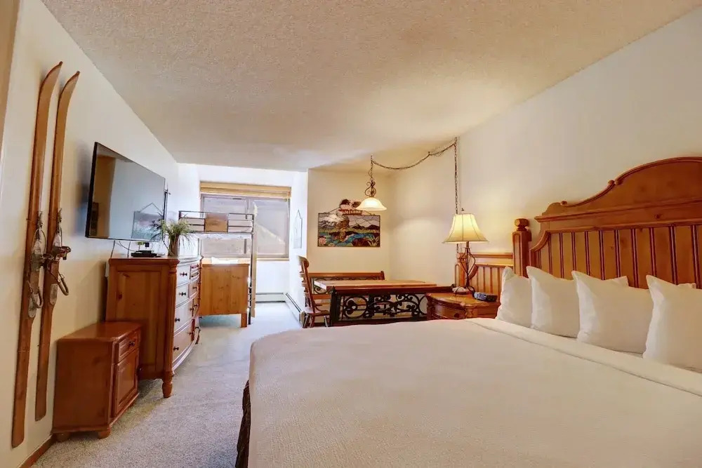 Vs741 Village Sqaure 3 Bedroom Condo by RedAwning