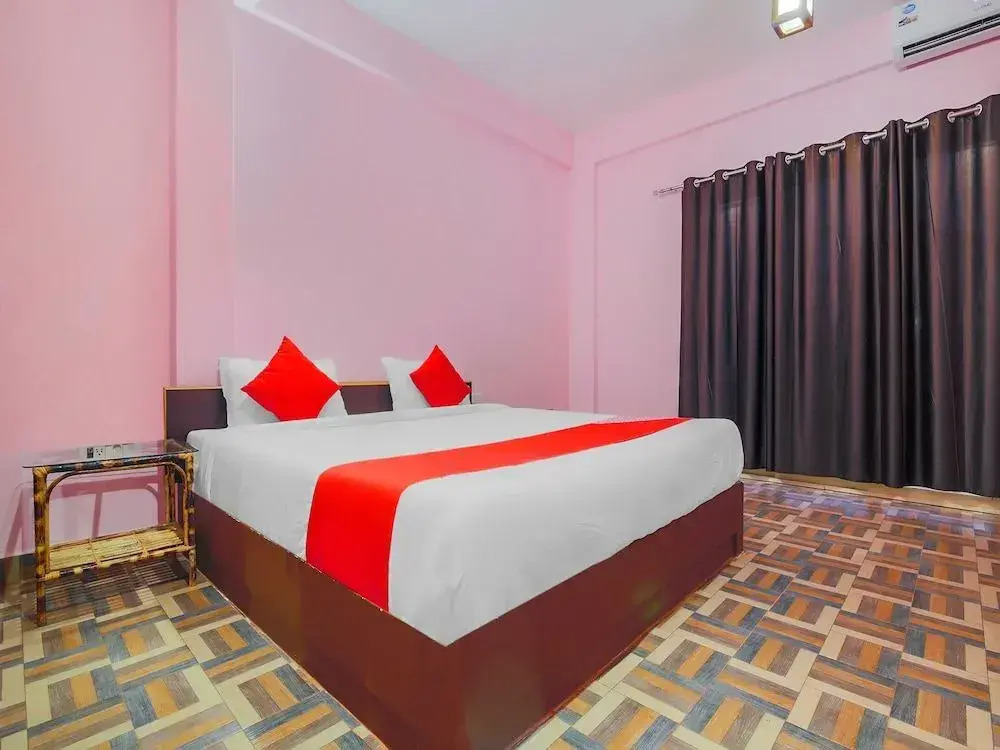 OYO 15449 Hotel Padma