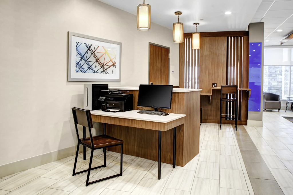Holiday Inn Express & Suites Coldwater by IHG
