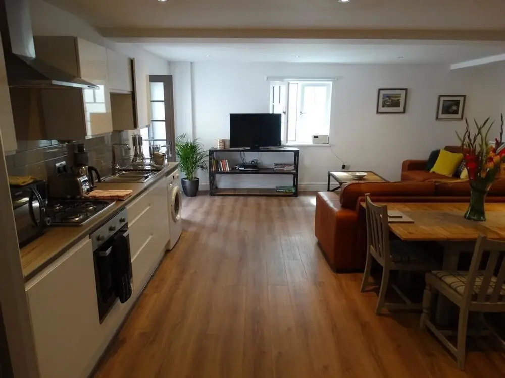 Spacious Apartment in Winchester