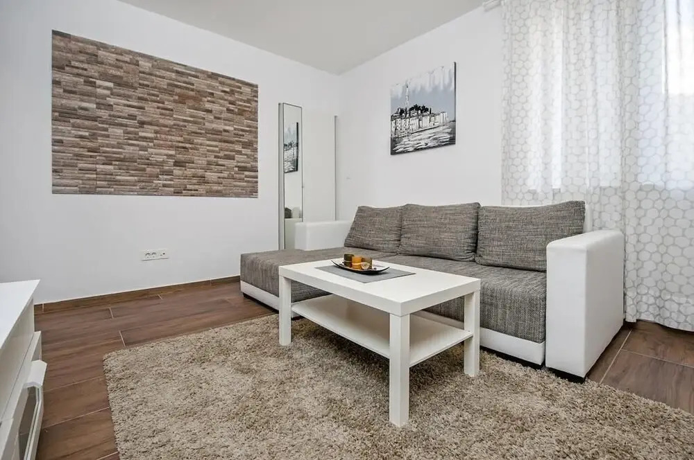 Apartments Elias