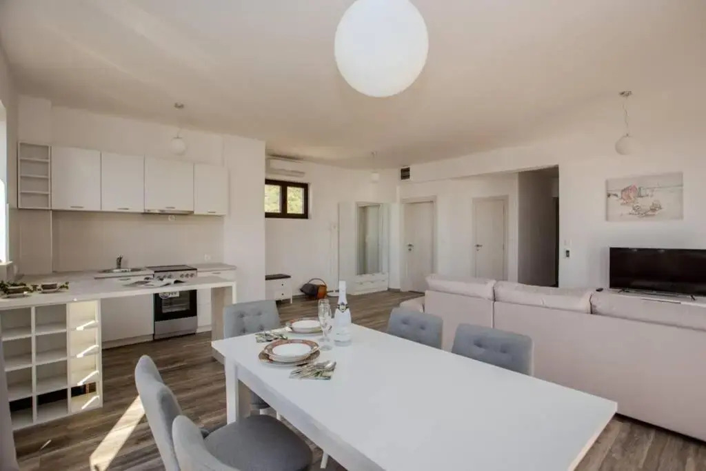 3 Bedrooms Penthouse with roof terrace Rafailovici