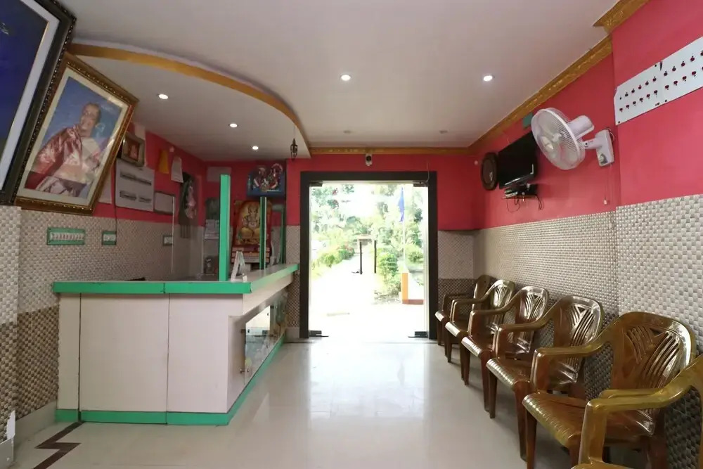 OYO 35875 Hotel S2