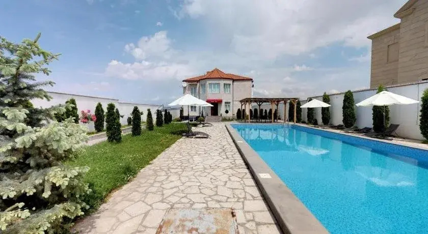 Ossanna Hotel