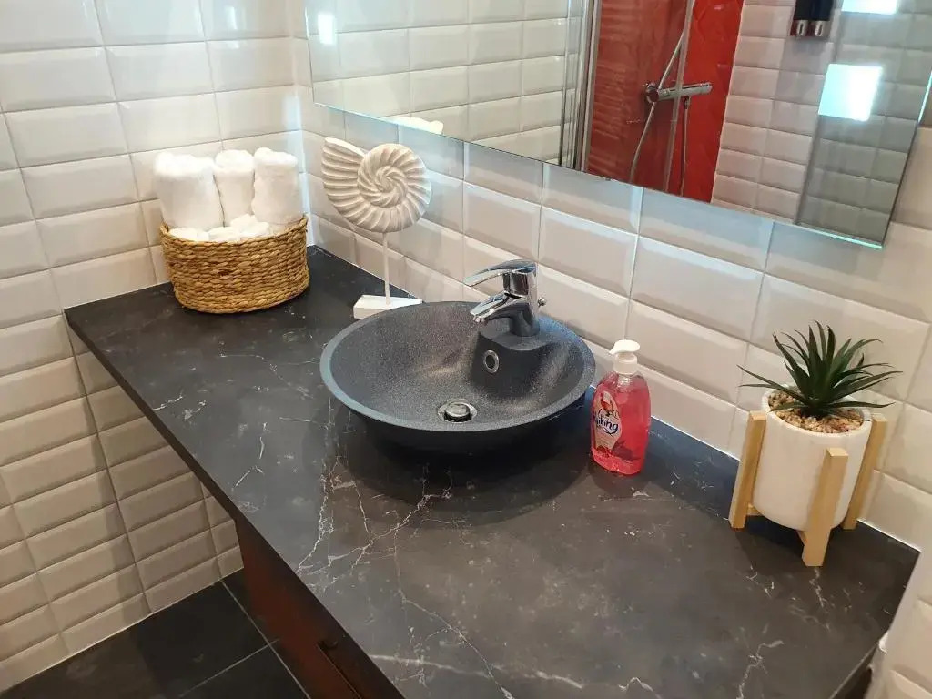 Frisch renovierte Wohnung mit einer Klimaanlage - Design Apartment Favoritenstraße 147