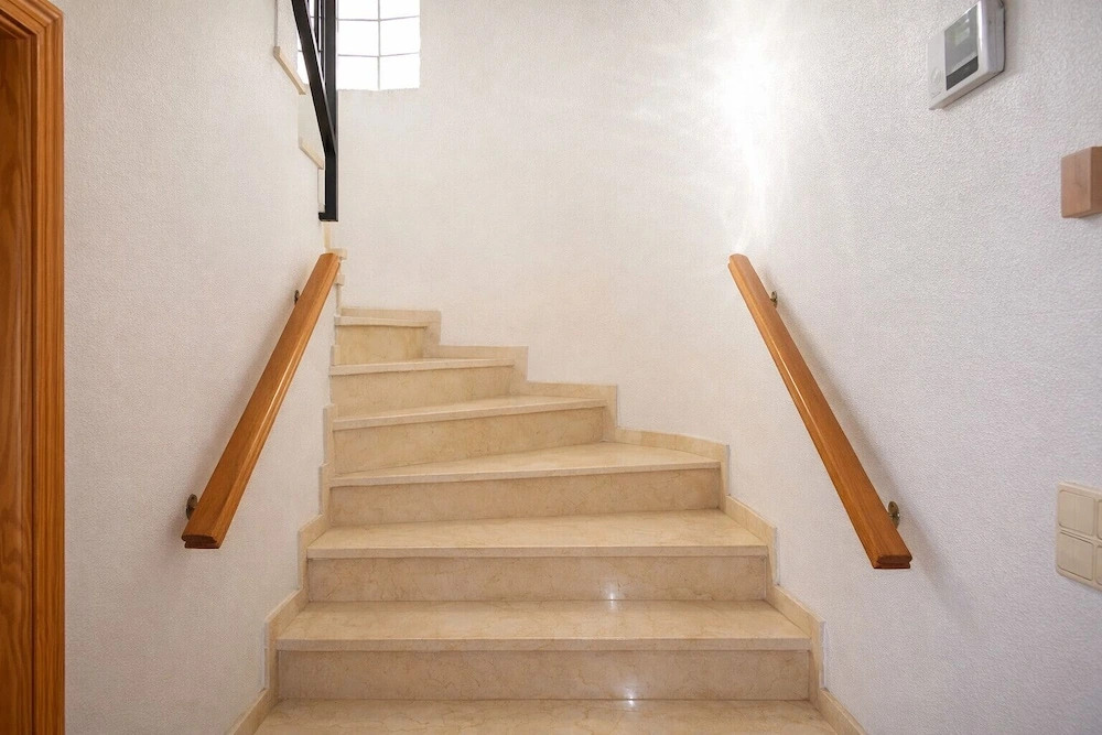 Ch1200 in Oliva With 3 Bedrooms and 2 Bathrooms