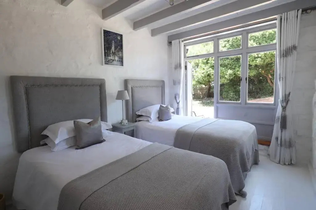 Chapmans Peak Lodge Noordhoek Cape Town.