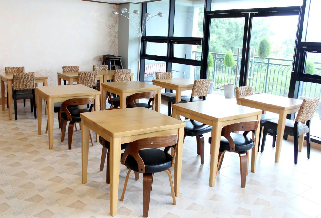 J View Hotel