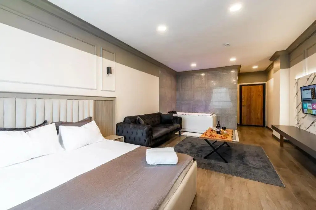 Arena Luxury Sui̇tes Hotel