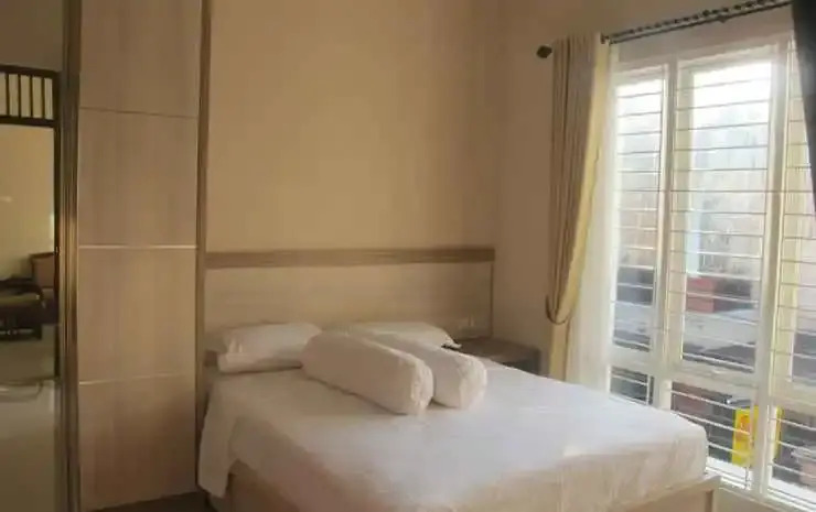 Modern Chic Room at Gendis Homestay