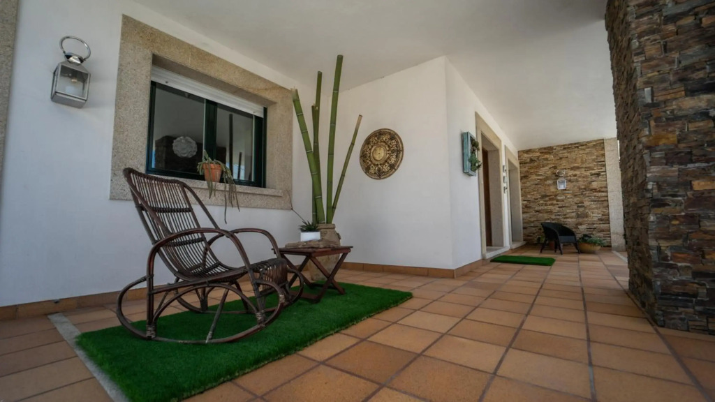 Villa con piscina cerca de la playa