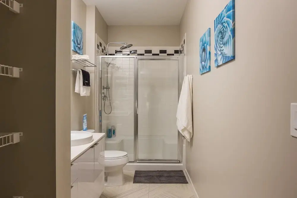 1 BR & 2 BR Apt in Central Business District by Frontdesk