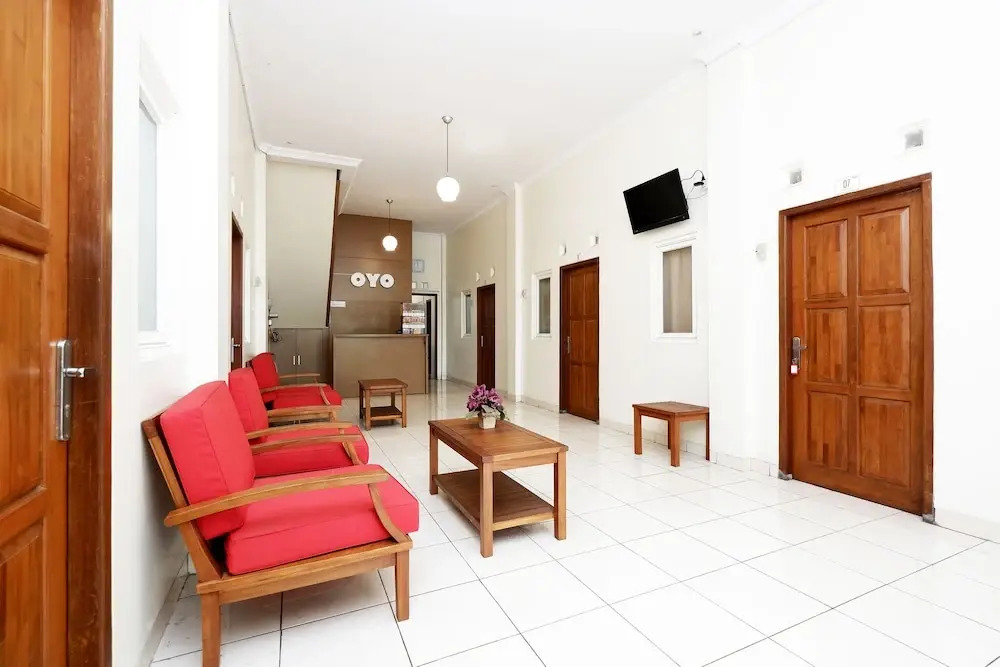 OYO 2428 Trision Hostel