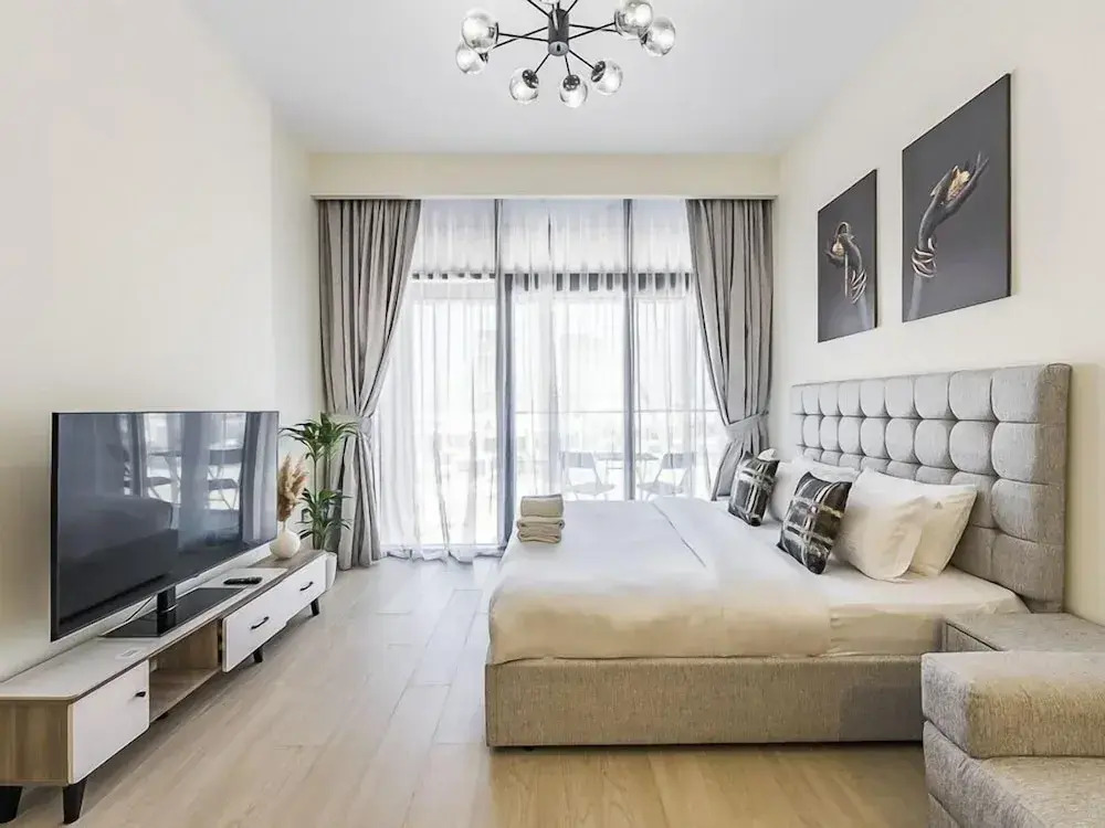 Relaxing Studio Retreat in Vibrant Meydan City,