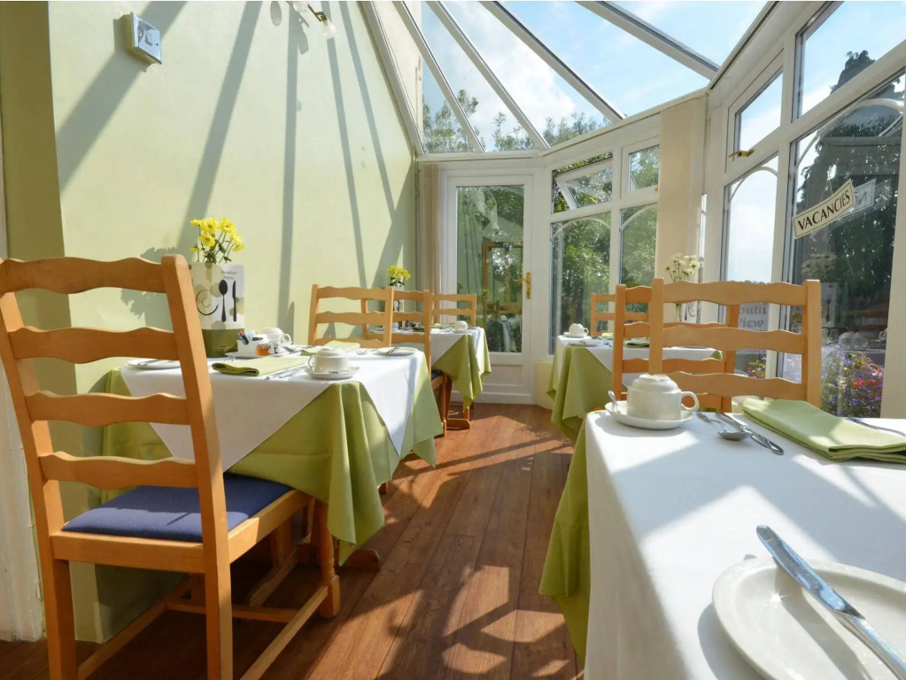 Southview Guest House & Indoor Pool