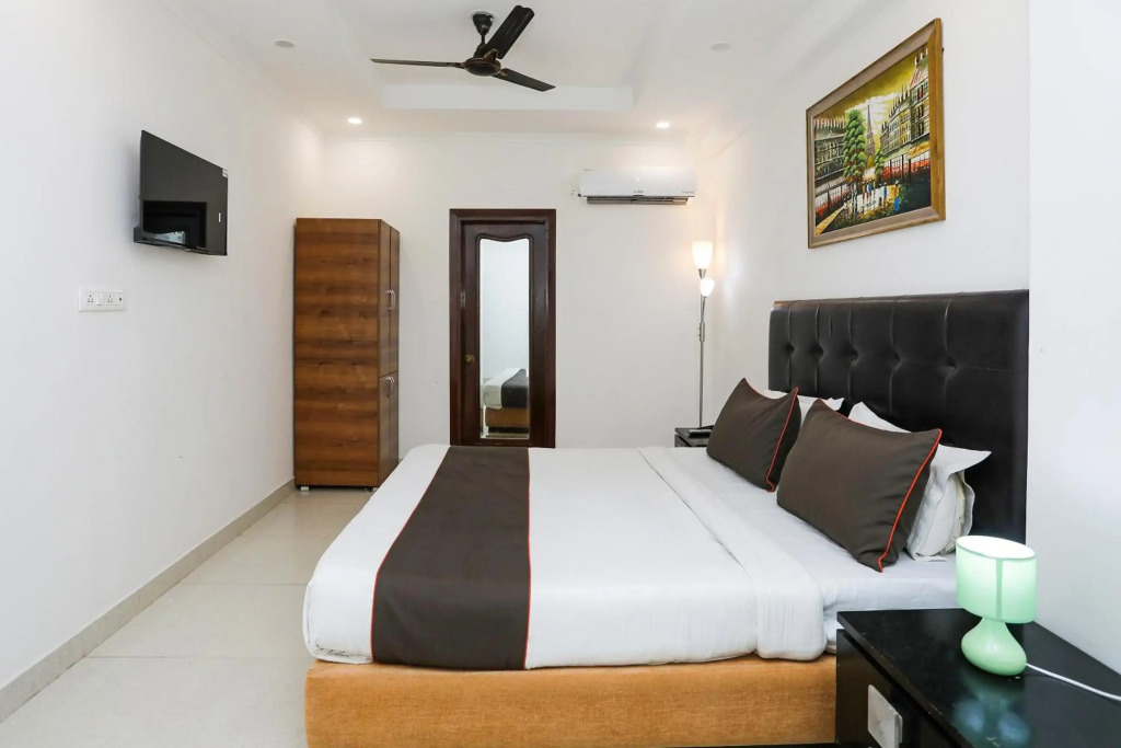 Collection O Residency Near Dwarka Sector 21 Metro Station