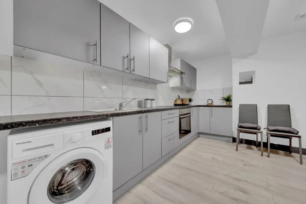 Serviced Ensuite Studio in Feltham London Heathrow