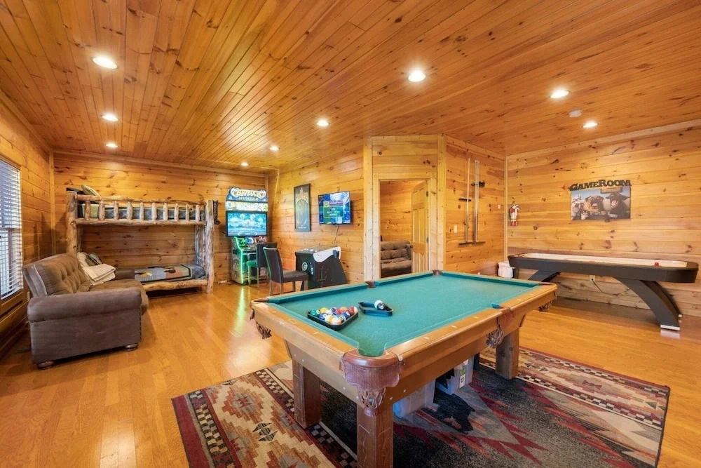 Gatlinburg Mountain Lodge 5 Bedroom Cabin