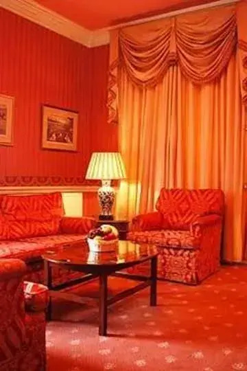 George Hotel