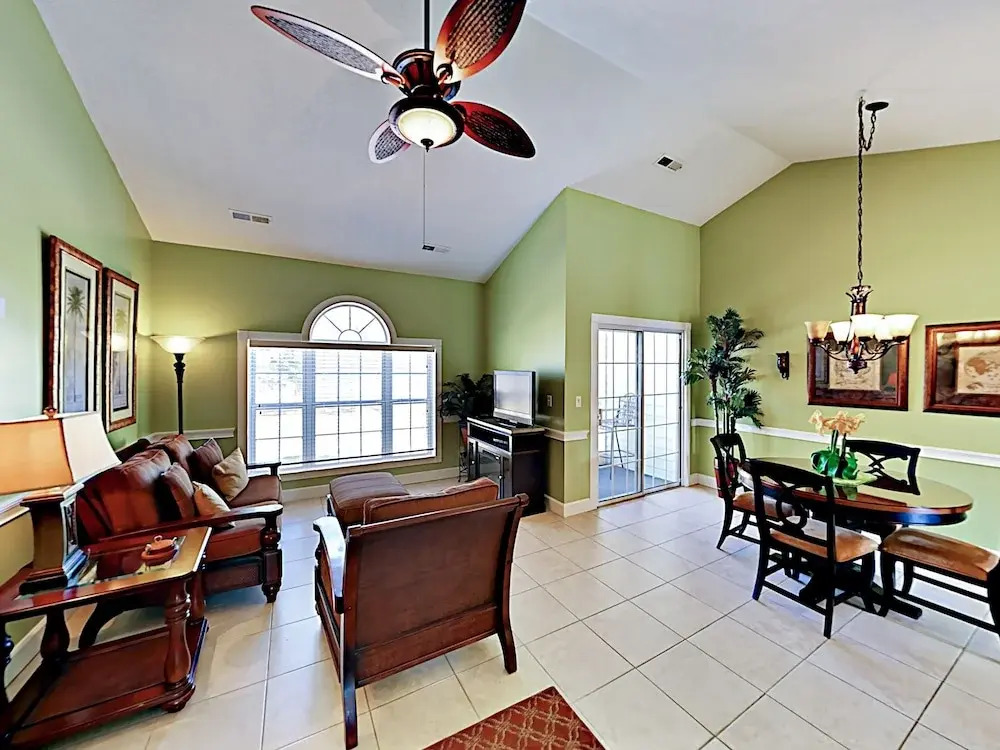 Classy Unit #302 - 1 Br Condo