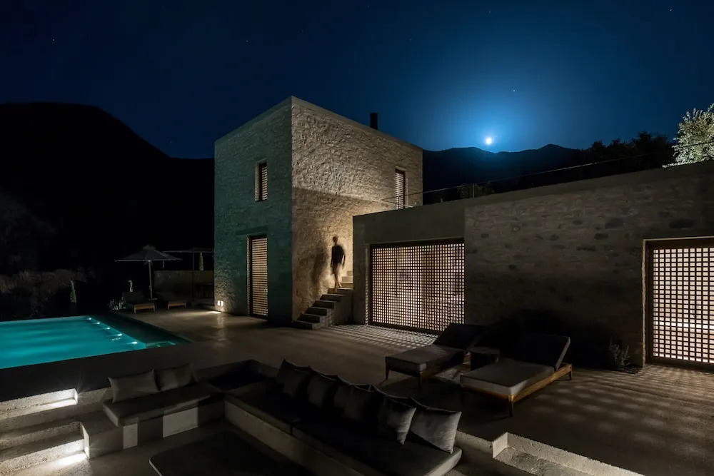 Monolithoi Villas