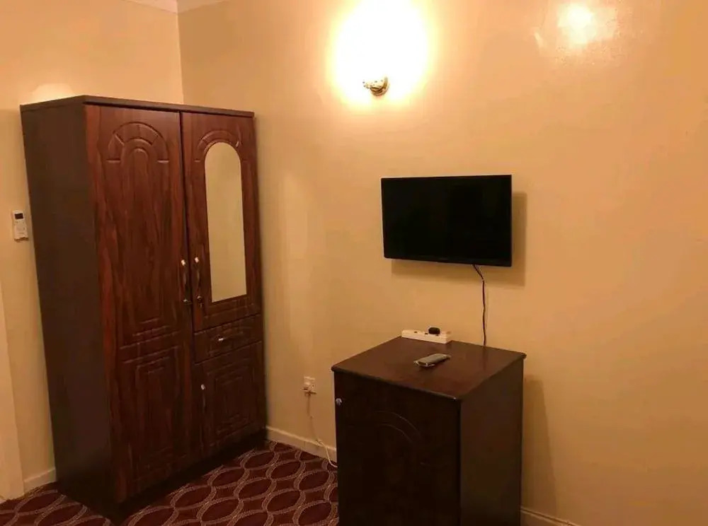City Hotel