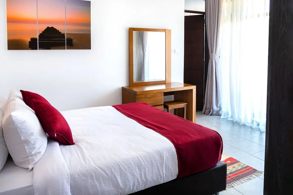 LAziz Suites - Near Aga Khan Hospital