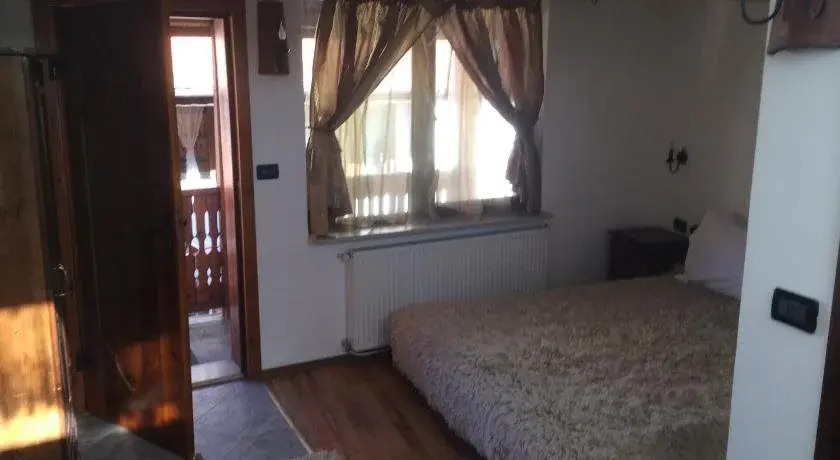 The Old House 1980 Family Hotel