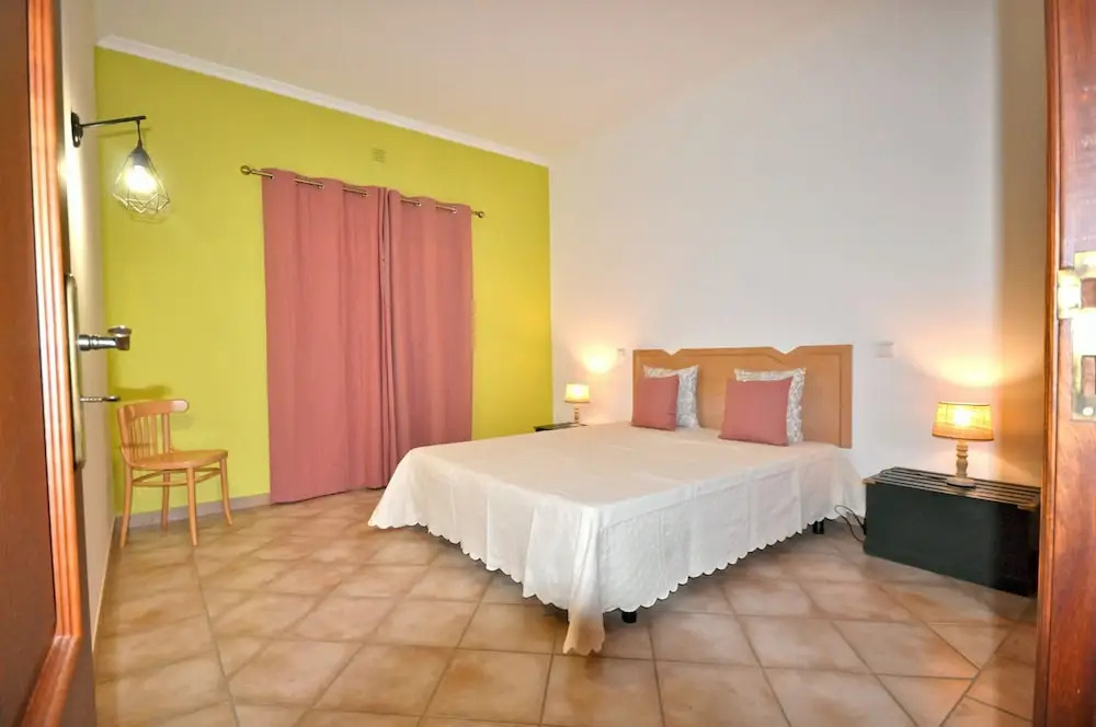 Large Country Villa With Private Pool, Vilamoura