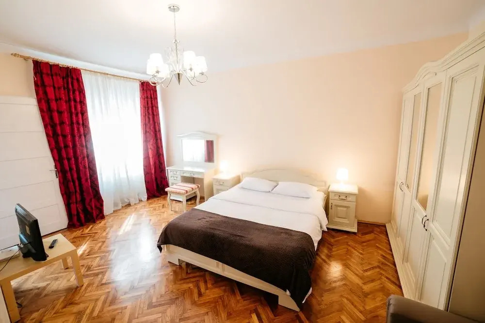 Mathe Apartments 2