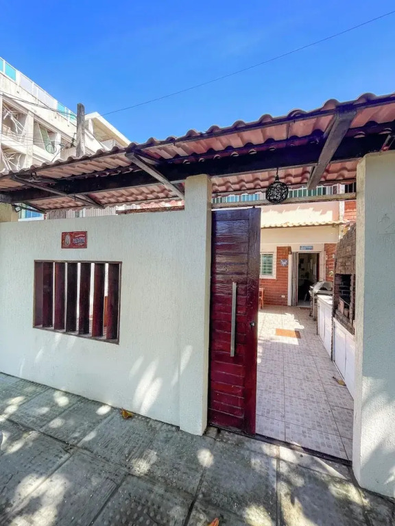 Casa com Piscina a 40 metros do Mar by La Playa