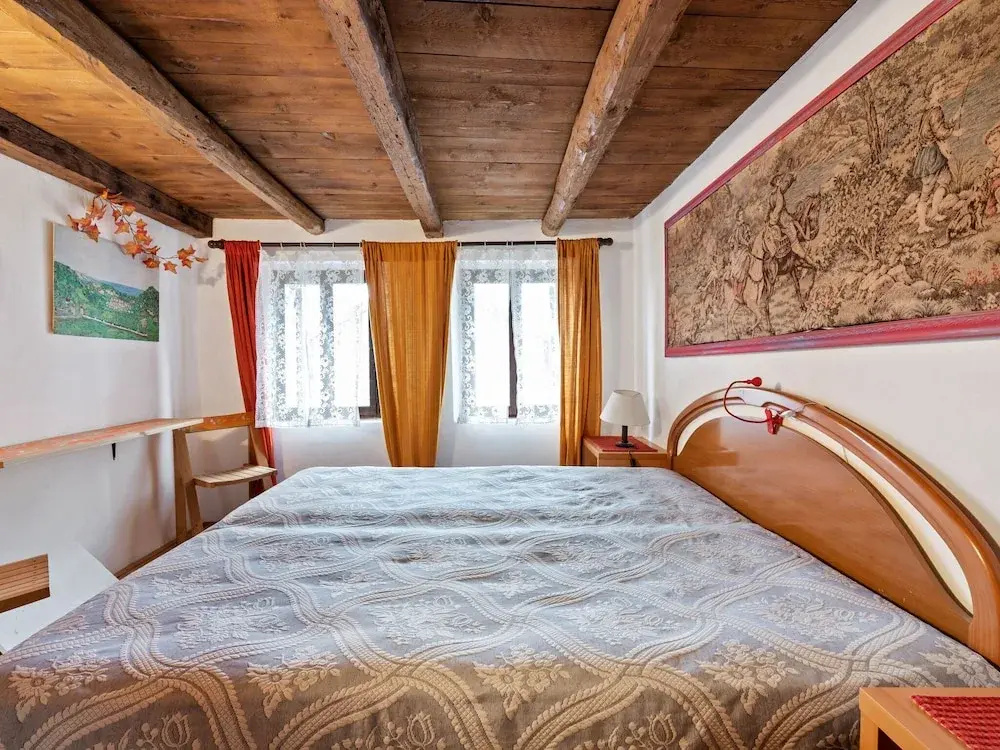 Lovely Holiday Home in Montaner With Patio