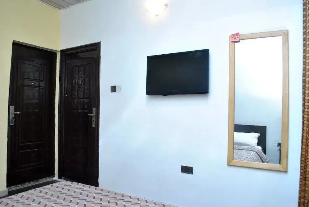 Habbot Hotels