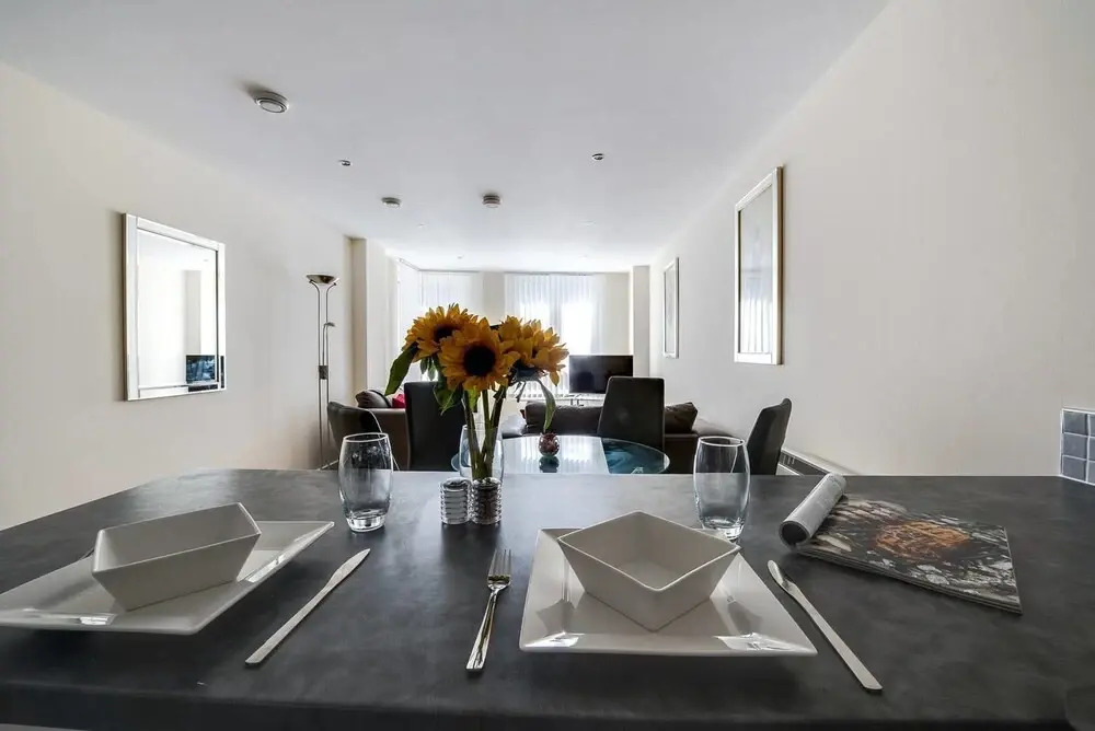Bright 2BR Apartment in the Centre of Liverpool