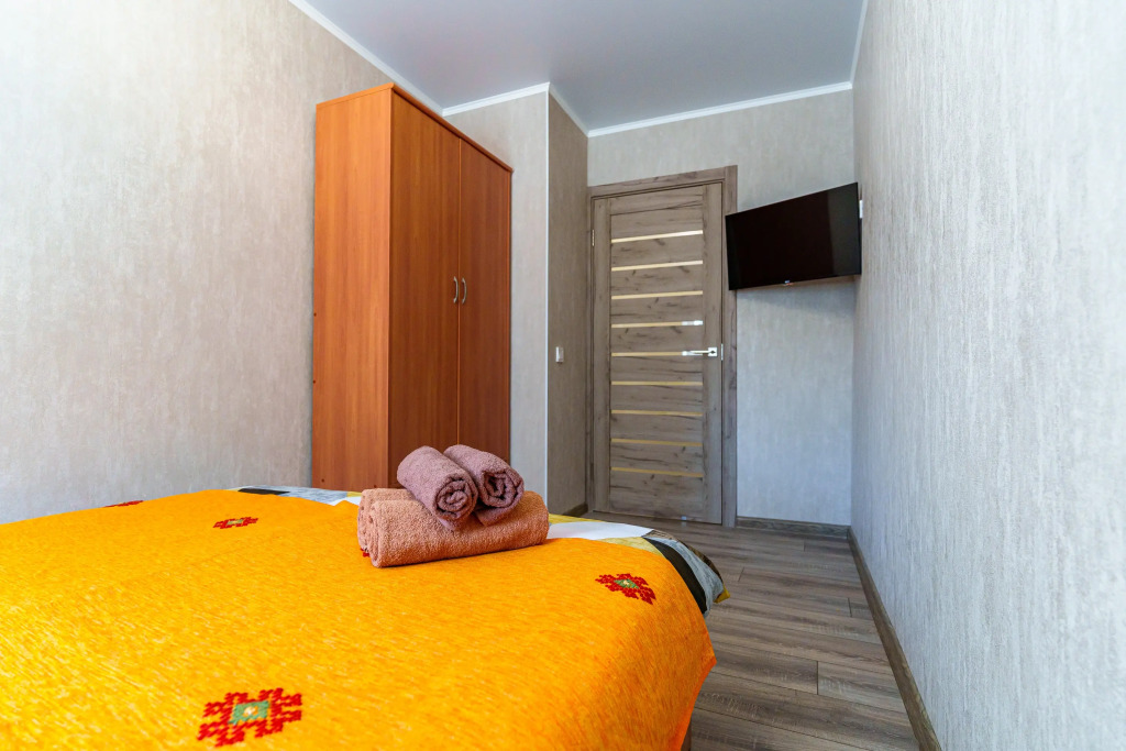 LetoApart (ЛетоАпарт) на улице Исаева 13