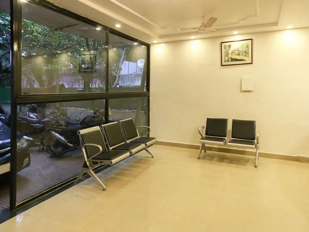 OYO 15090 Hotel Rajdeep
