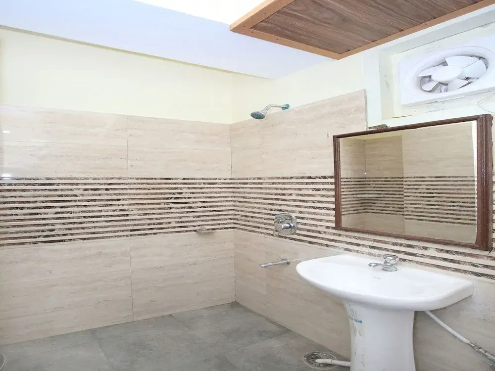 OYO 13769 Home Spacious 3BHK Kasauli