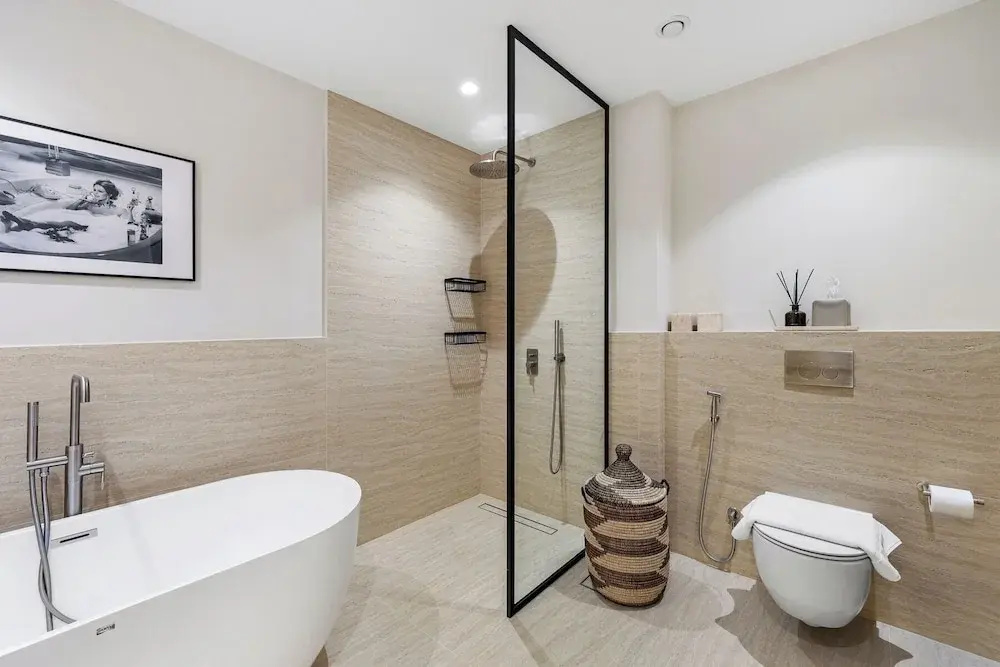 3BR with Burj Khalifa and Canal View