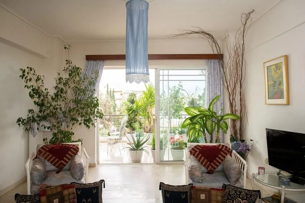 Bright Comfy Flat near Beach & City Center