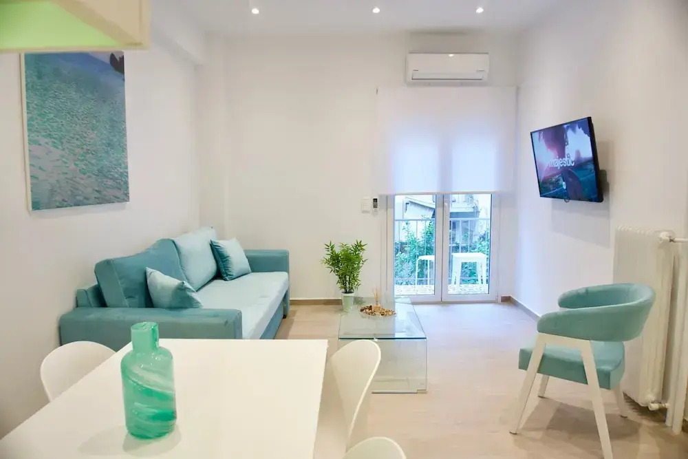 Calm and Serene Apt in Athens center